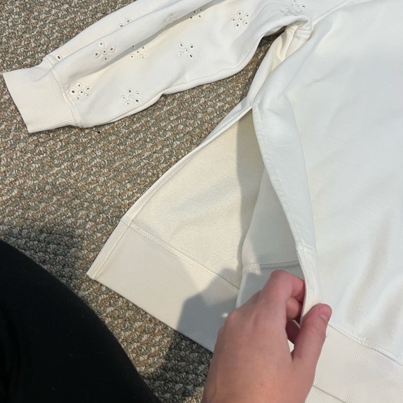 H&M MAMA Maternity Sweatshirt with Eyelet Embroidery Cream Large - Picture 13 of 13